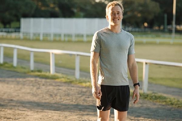 Charity runner secures major sponsor after 2GB Drive interview