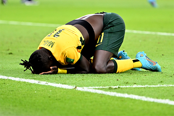 Article image for Refugee Socceroo dedicates penalty to new home after qualifying for World Cup