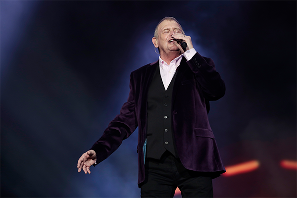 Article image for An update on the latest condition of the great John Farnham