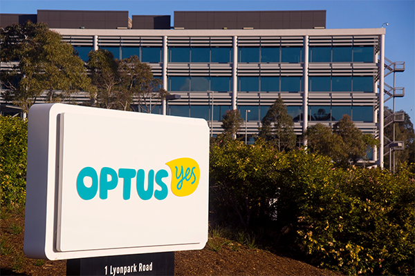 Article image for Singapore PM offers help with Optus breach