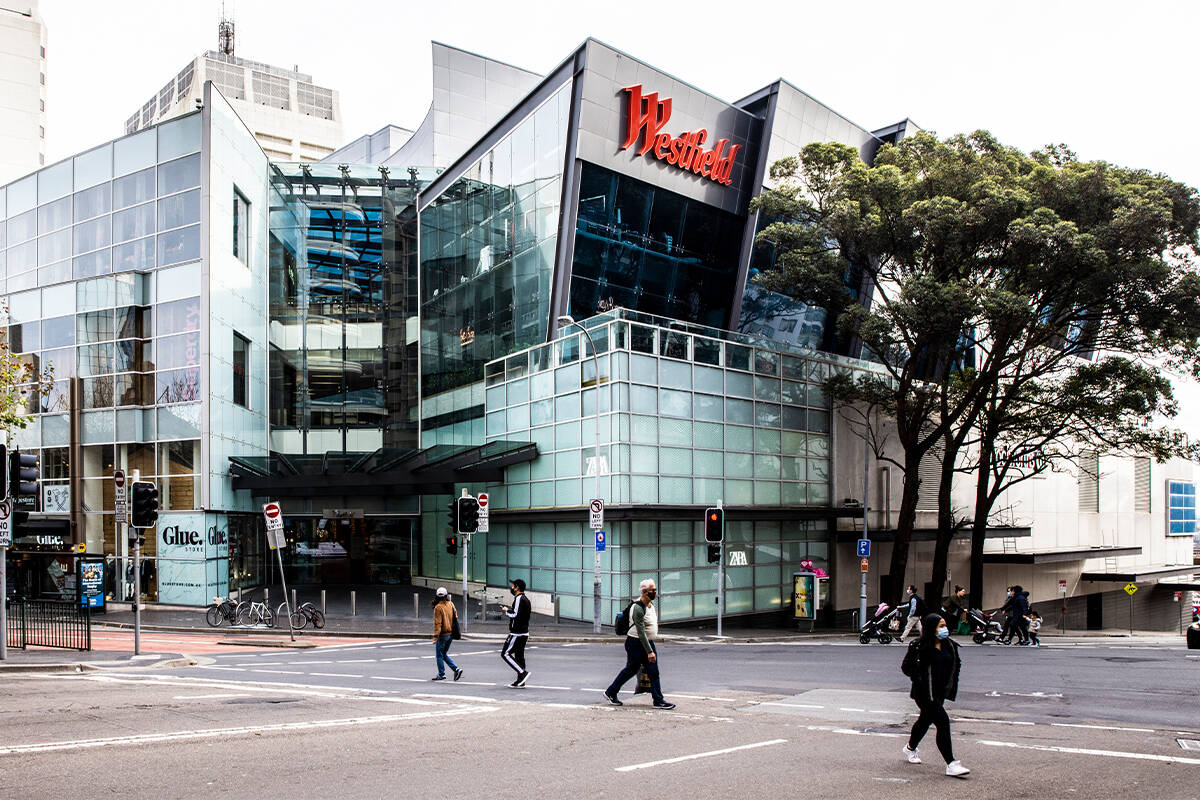 Article image for Teenagers egg Bondi shoppers