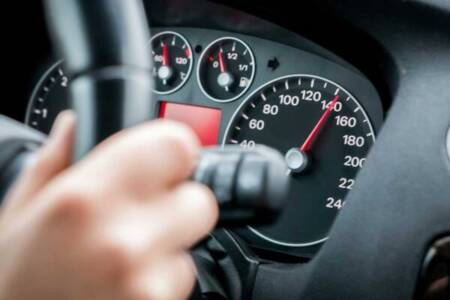 Government to crackdown on criminals winding back car odometers