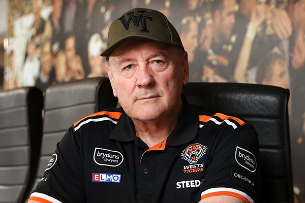 Article image for Wests Tigers Coach Tim Sheens reflects on Api Koroisau captaincy decison