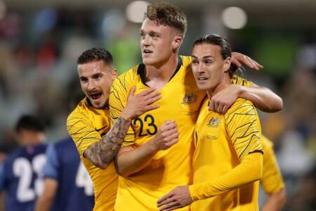 Mark Bosnich: Socceroos should win back on home ground
