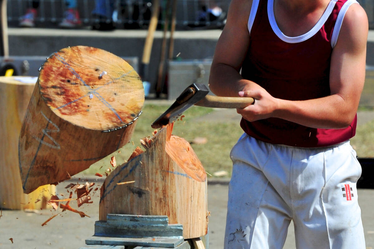 Article image for Woodchoppers of all ages compete at the Easter Show