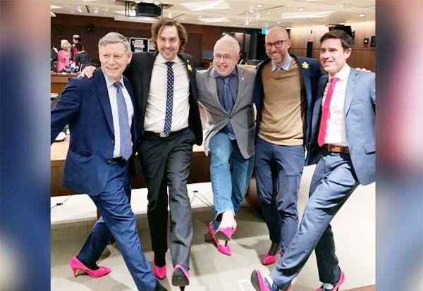 Article image for ‘What a bunch of virtue-signalling clowns’: Politicians smashed over high heel stunt