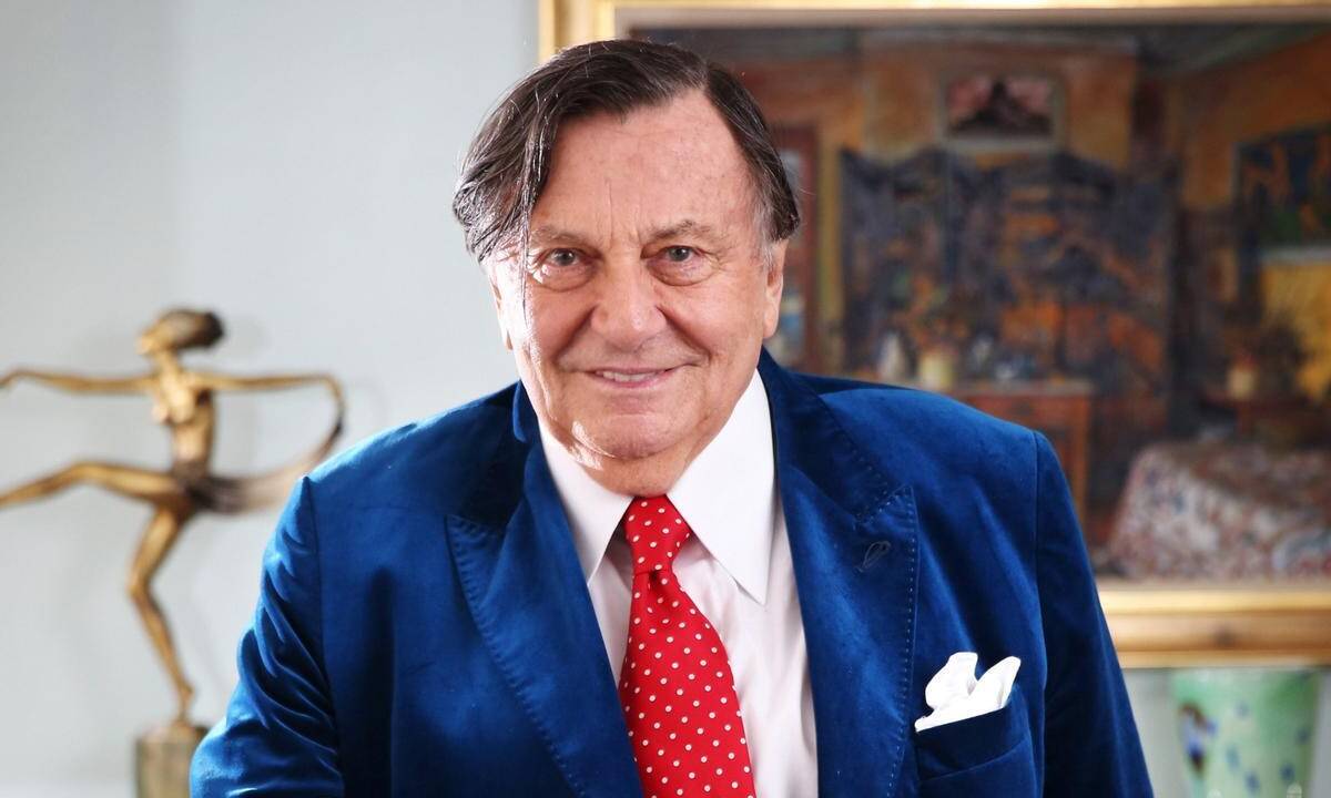 Article image for Barry Humphries rushed back to hospital