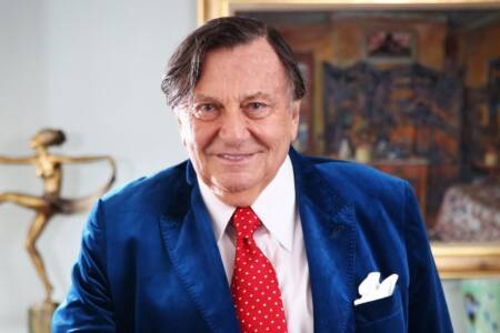 Barry Humphries rushed back to hospital