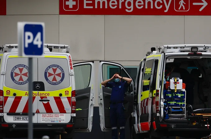 Article image for ‘My colleagues are exhausted’: Paramedics cry for help