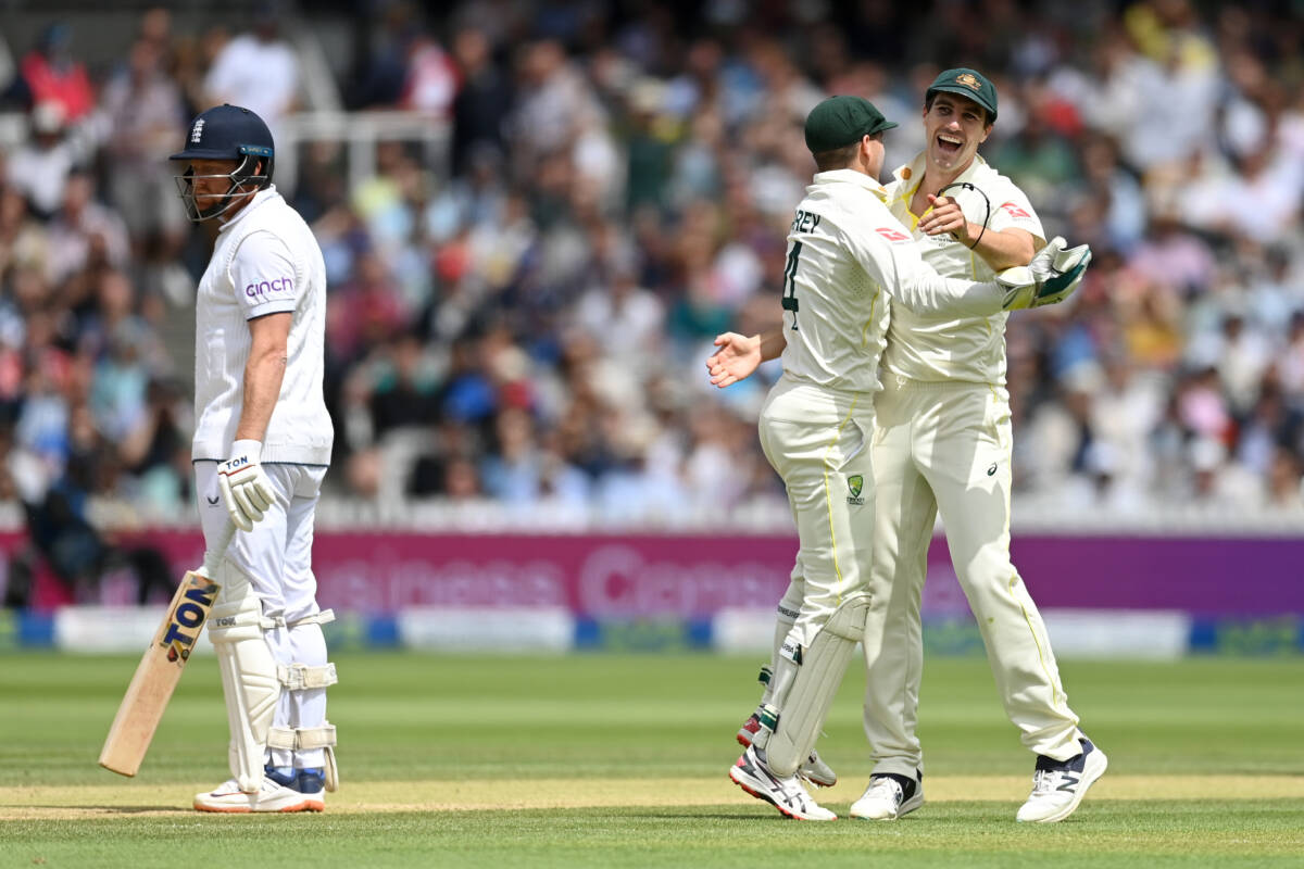 Article image for Whinging Poms upset as Aussies take commanding Ashes lead