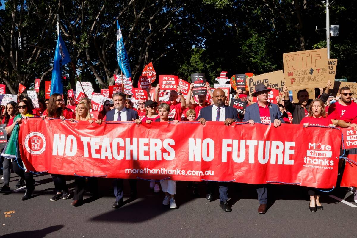 Article image for MUST LISTEN: Fiery chat between Chris and Teachers Federation over strike plans
