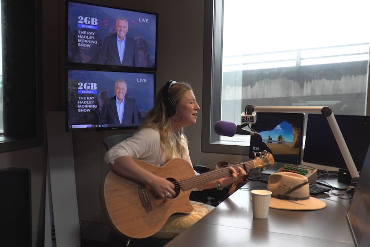 Article image for Australian country icon Ashleigh Dallas joins Ray live in studio!