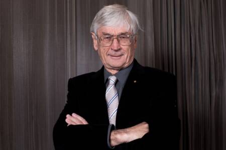 ‘Completely delusional’ – Dick Smith slams the idea of running Australia with wind and solar