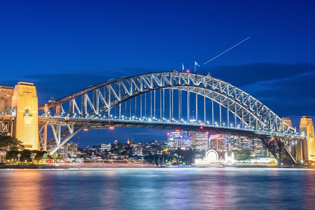 Article image for Exclusive – Man with meat cleaver threatens motorists on Sydney Harbour Bridge