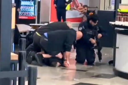 EXCLUSIVE – Airport lunatic arrested again after new cop assault