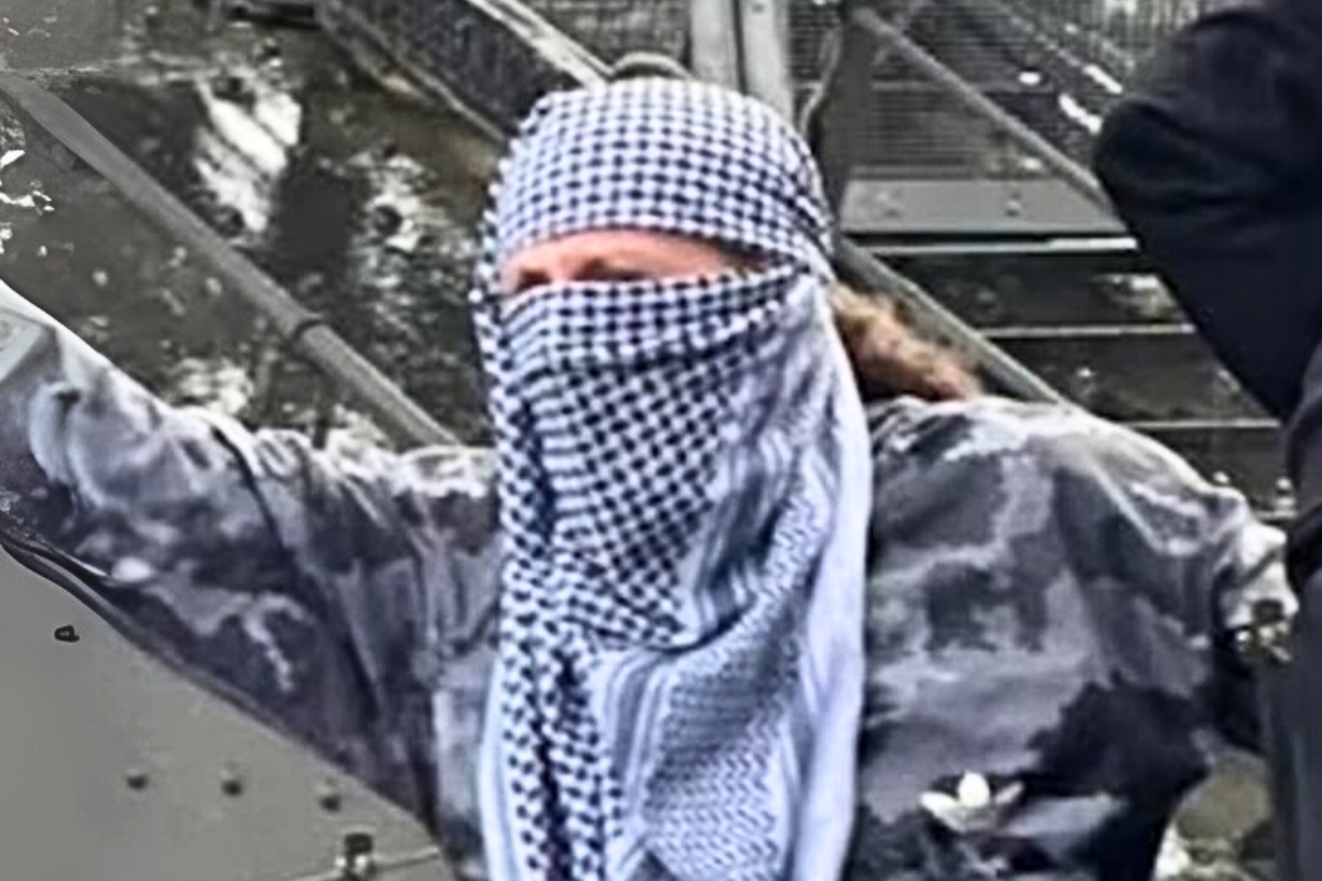 Article image for ‘Warning sign’ – Convicted terrorist joined Harbour Bridge march