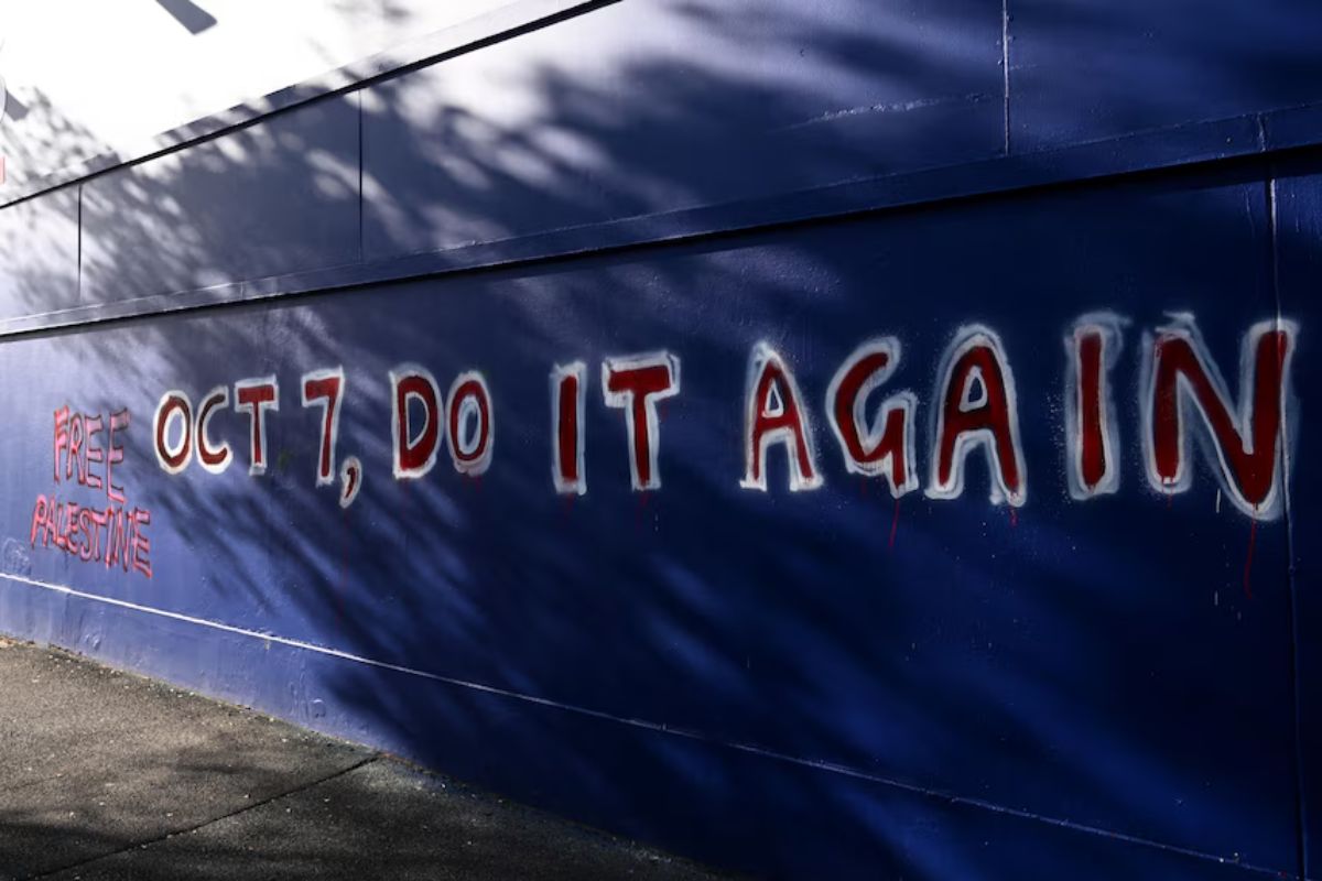 Article image for Michael McLaren concerned by ‘terrifying example’ of hate against Jewish Australians