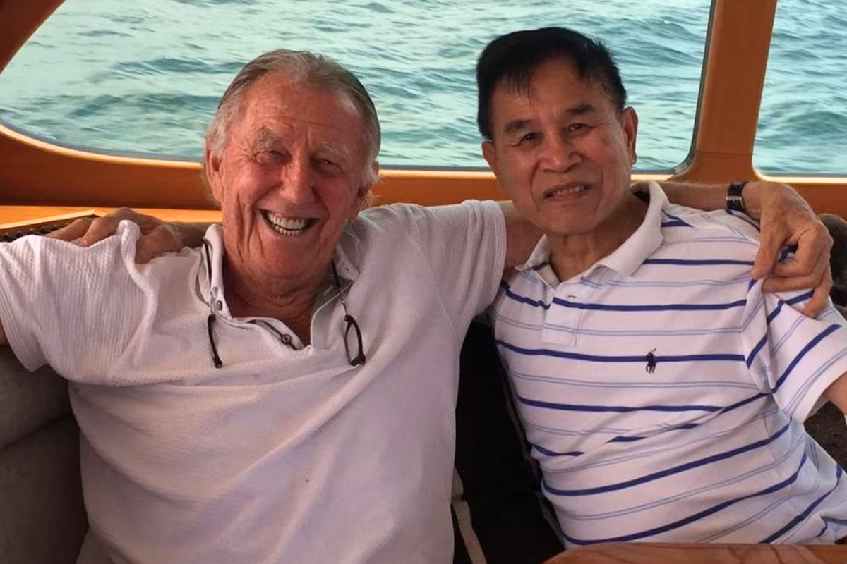 Article image for ‘Living legend’ – Singo goes into bat for Sydney doctor Kwong Tam