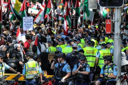 Protesters clash with police at weapons expo in Sydney