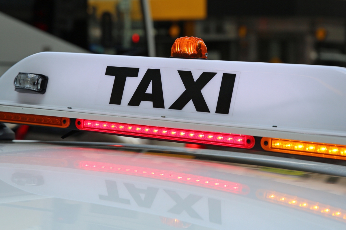 Article image for ‘Gobsmacked’ – Customer ripped off in dodgy airport taxi ride