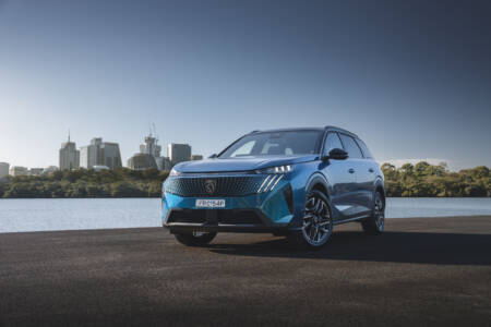 Peugeot 5008 GT Premium Hybrid SUV – well equipped French seven-seater