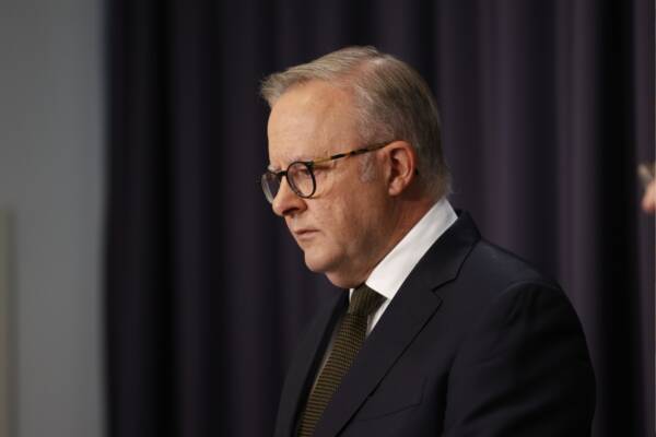 ‘We’re angry’ - PM slammed over response to Bondi terror attack