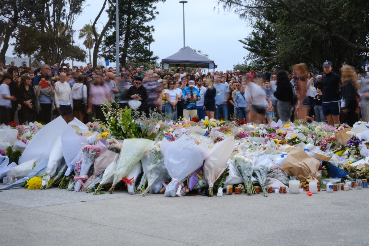 Article image for Families of Bondi victims cry out for more support from government