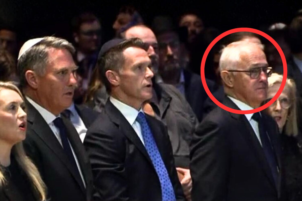 Article image for ‘Poor form’ – Malcolm Turnbull called out over Aussie anthem incident