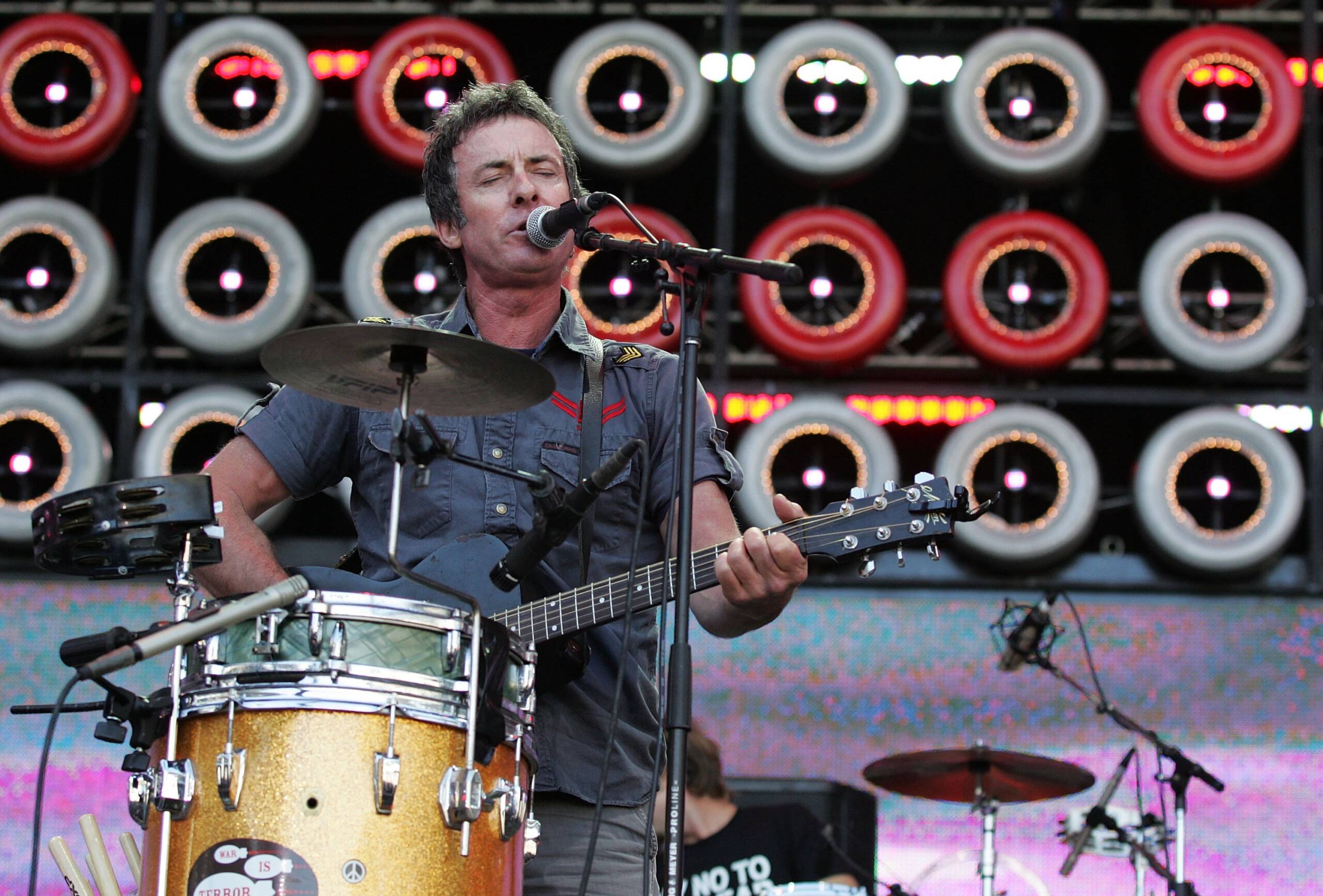 Vale – Australian music icon Midnight Oil drummer Rob Hirst dies aged 70