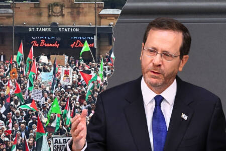 ‘Chaos coming’ – Police warn protesters as Israeli President arrives in Sydney