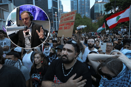 ‘Crazy lefties’ – Clinton calls out ‘disrespectful’ protestors