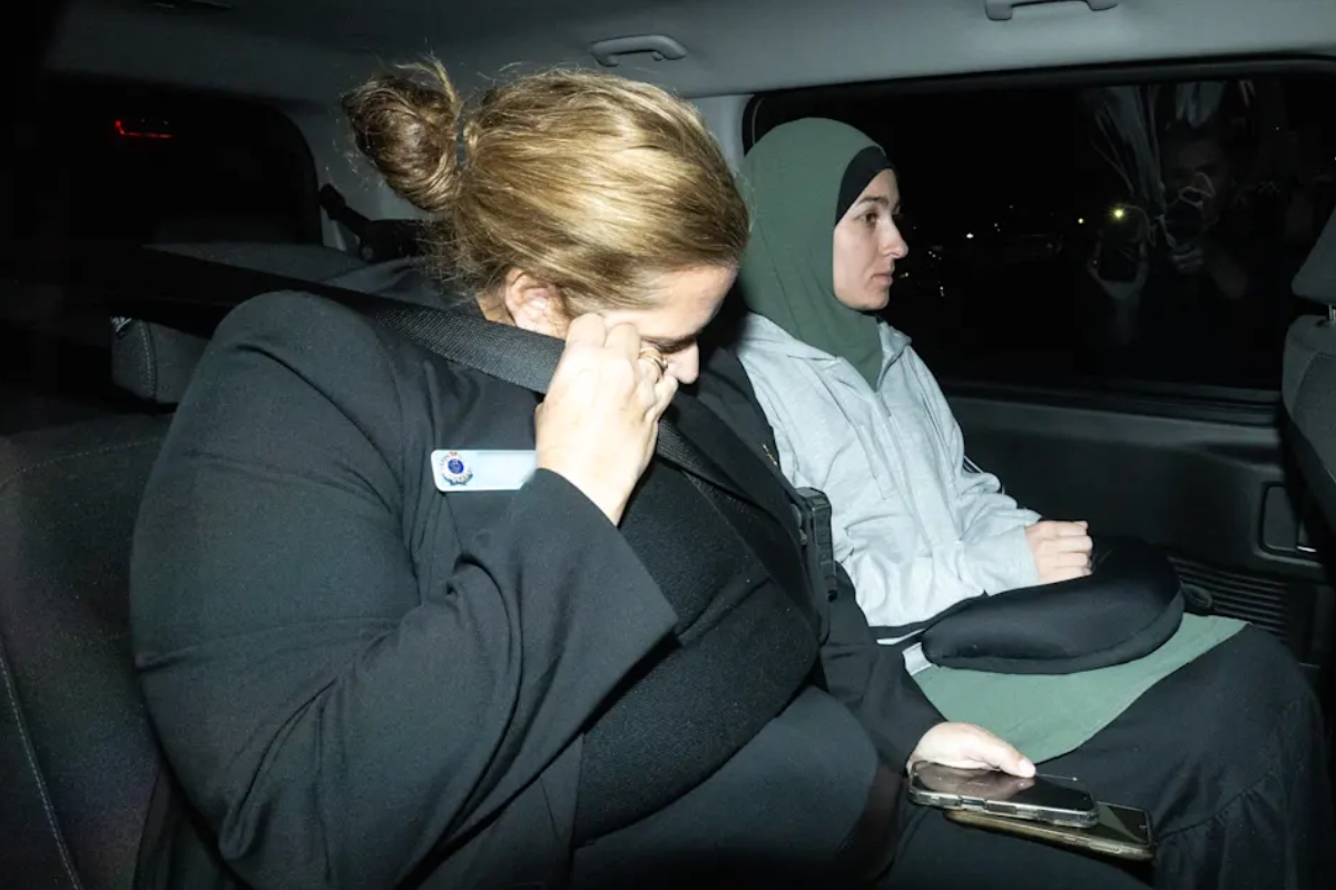 Article image for ‘Never again’ – Aussies outraged at the arrival of Islamic State brides