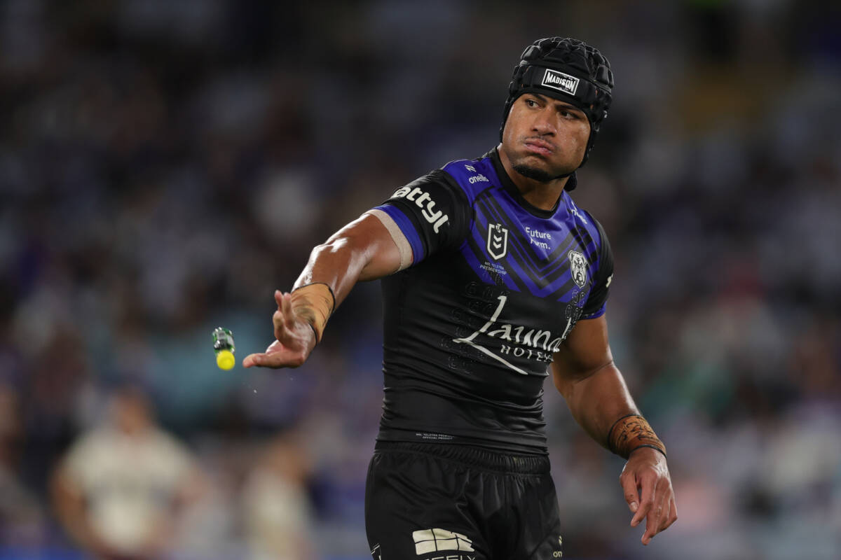 Article image for ‘Broken down record’ – J’Moz pulls apart Bulldogs’ spine