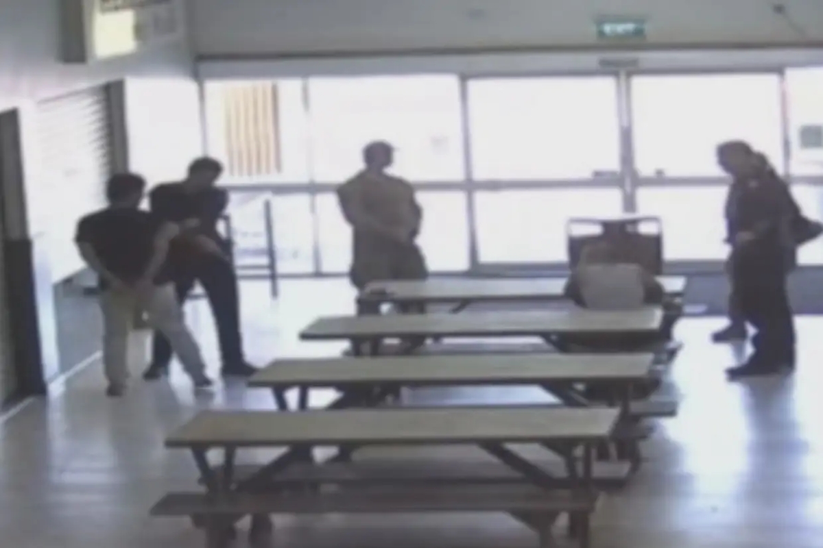 Article image for ‘Embarrassing’ – Asylum seekers hit the pub before authorities step in