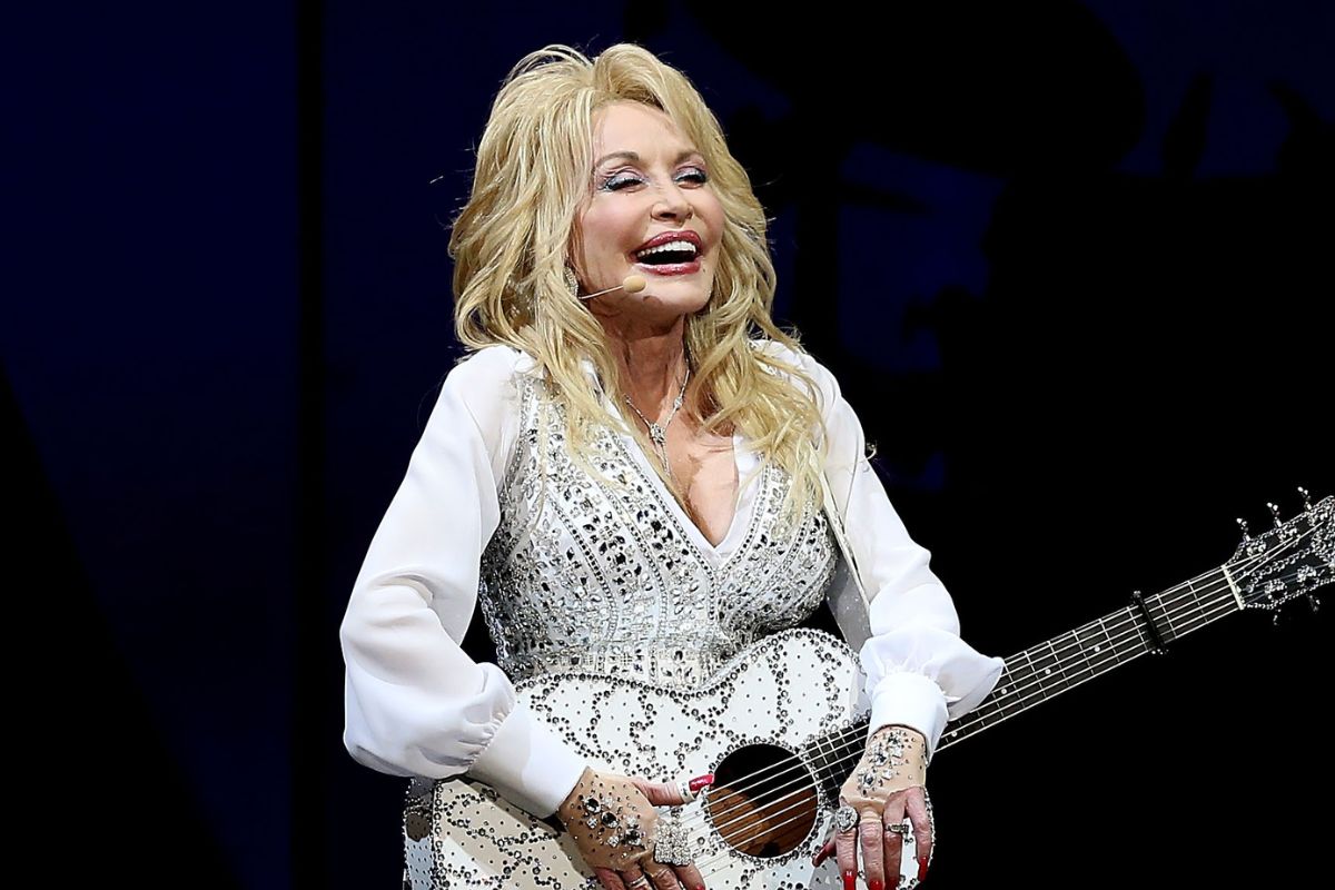 Article image for ‘Tears flowing here’ – Dolly Parton dies at the age of 80