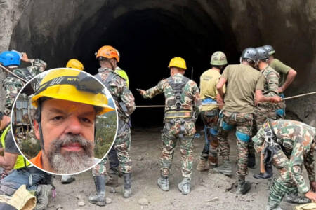 ‘Signs of life’ – Aussie rescuer on 1,000 missing miners