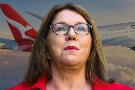 ‘Con Air’ – Minister accepts Lifetime Platinum Status from QANTAS